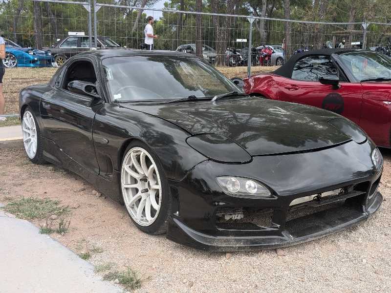 Mazda RX-7 spotted in Le Luc