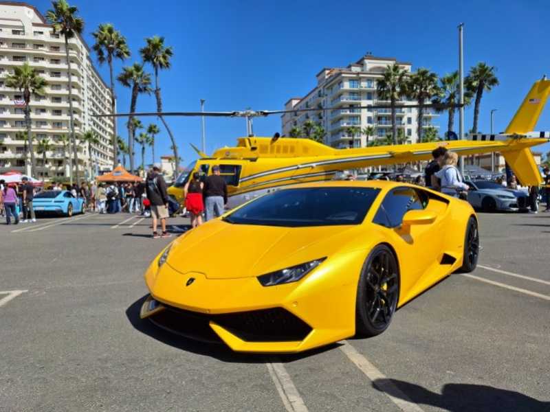 Lamborghini Huracán (2021) spotted in Huntington Beach, United States