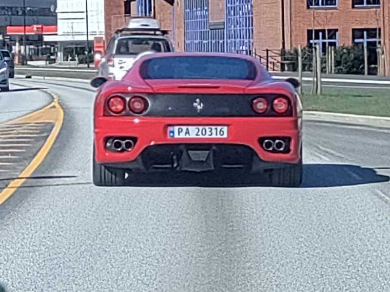Ferrari F355 spotted in Førde