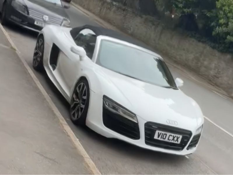 Audi R8 Spyder spotted in Hereford