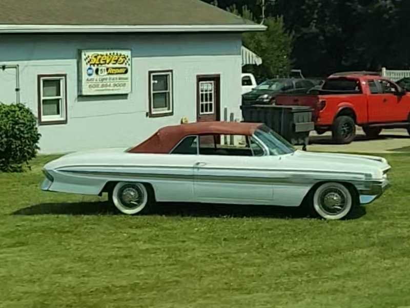 Cadillac DeVille spotted in Edgerton