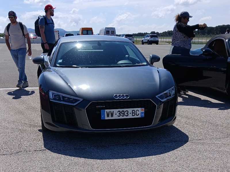 Audi R8 (2016) spotted in Apt, France