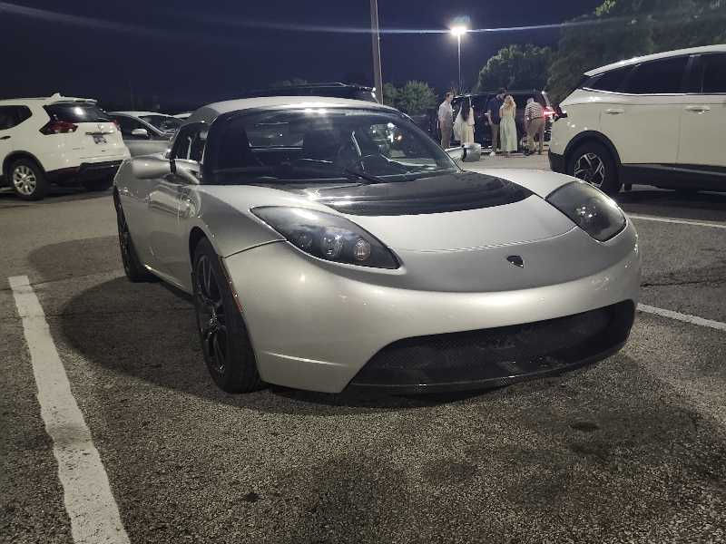 Tesla Roadster spotted in Nashville
