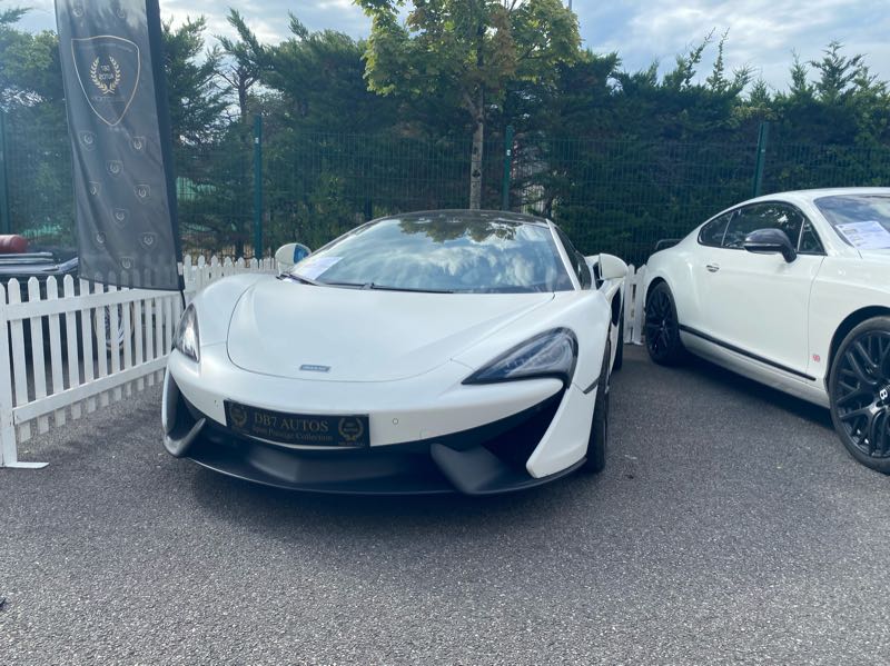 McLaren 570S spotted in Bourges