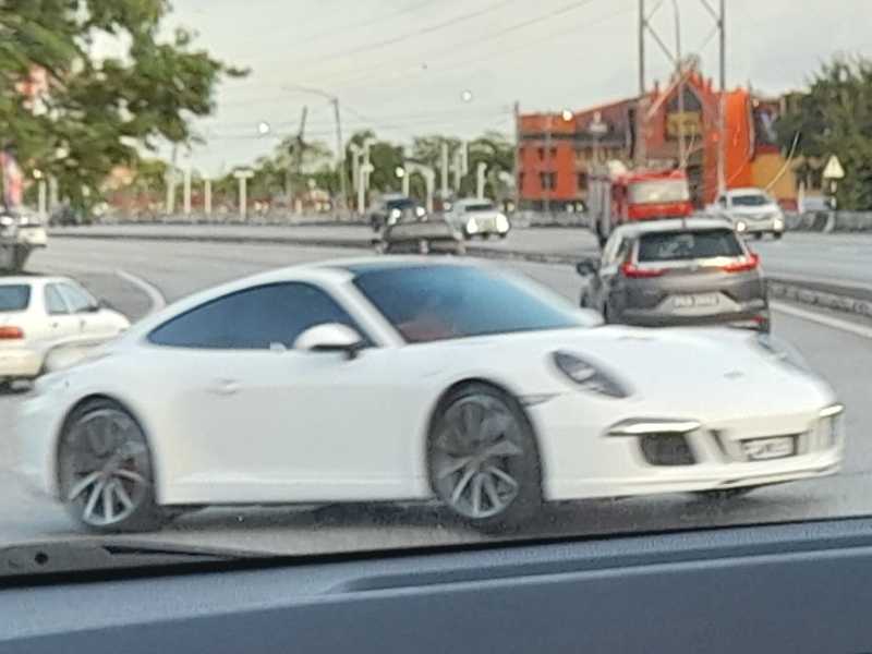 Porsche 911 spotted in Chaguanas