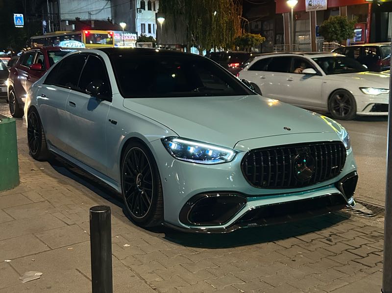 Mercedes-Benz S-Class spotted in Mitrovicë