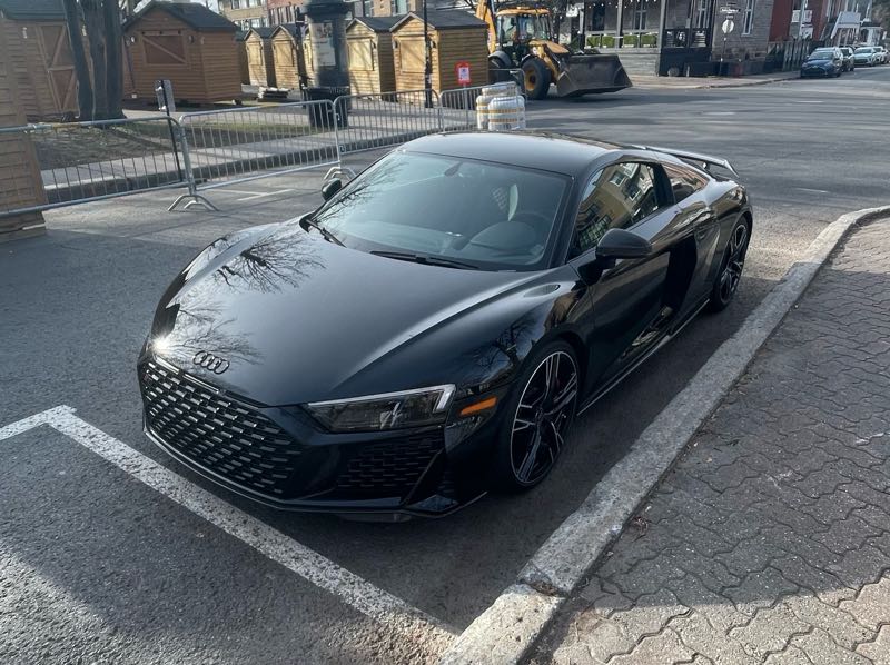 Audi R8 spotted in Longueuil