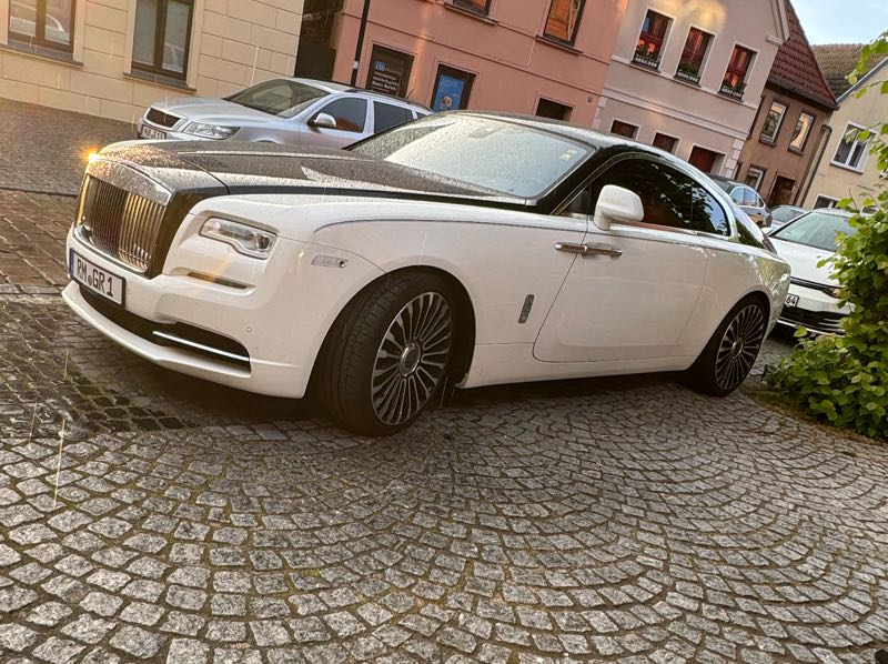 Rolls-Royce Wraith (2015) spotted in Malchow, Germany