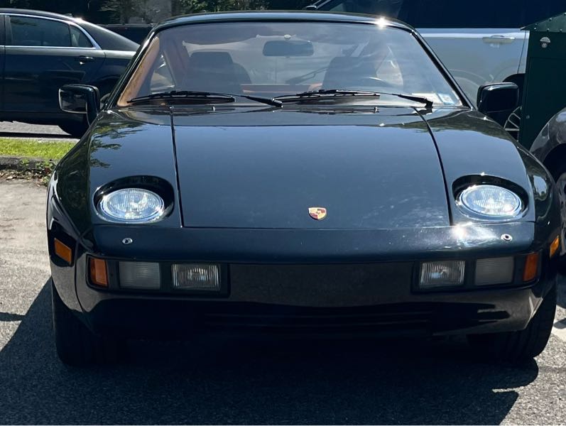 Porsche 928 spotted in Waldorf