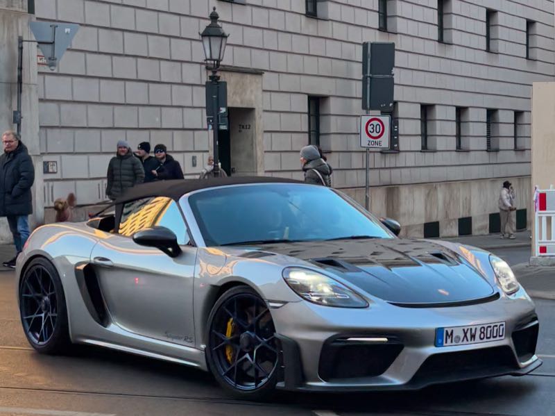 Porsche Cayman GT4 RS spotted in Munich