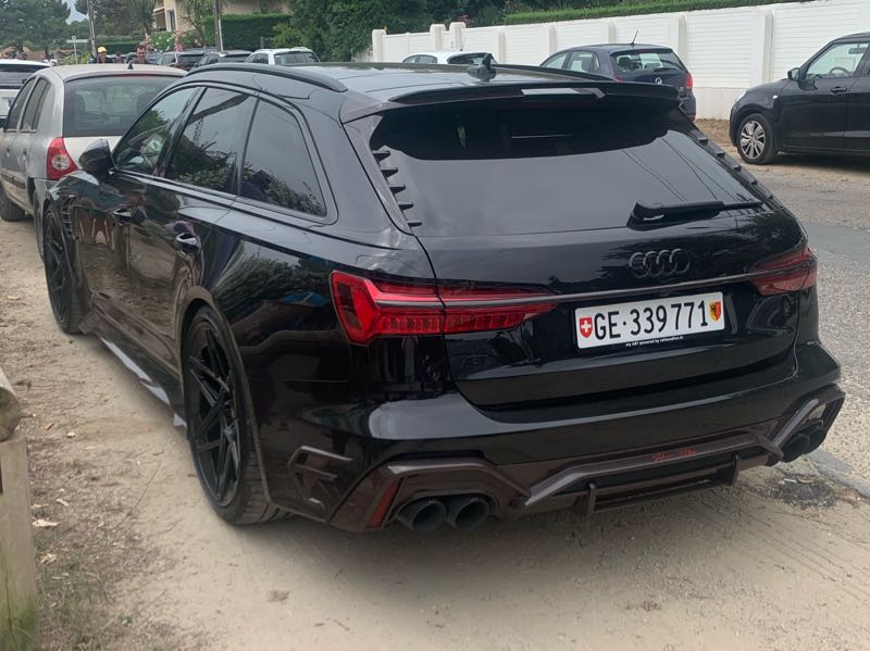 Audi RS4 Avant spotted in Arcachon