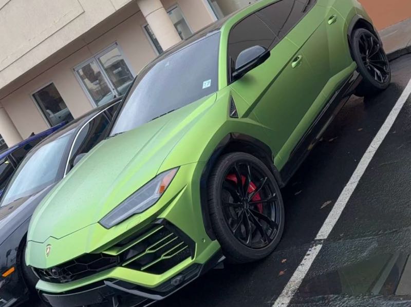 Lamborghini Urus (2022) spotted in Bonduel, United States