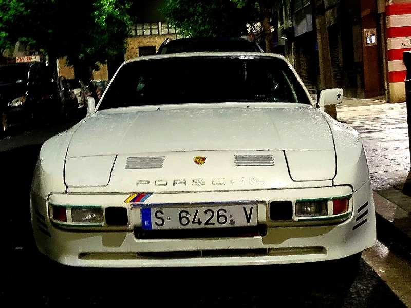 Porsche 944 Turbo spotted in Santander