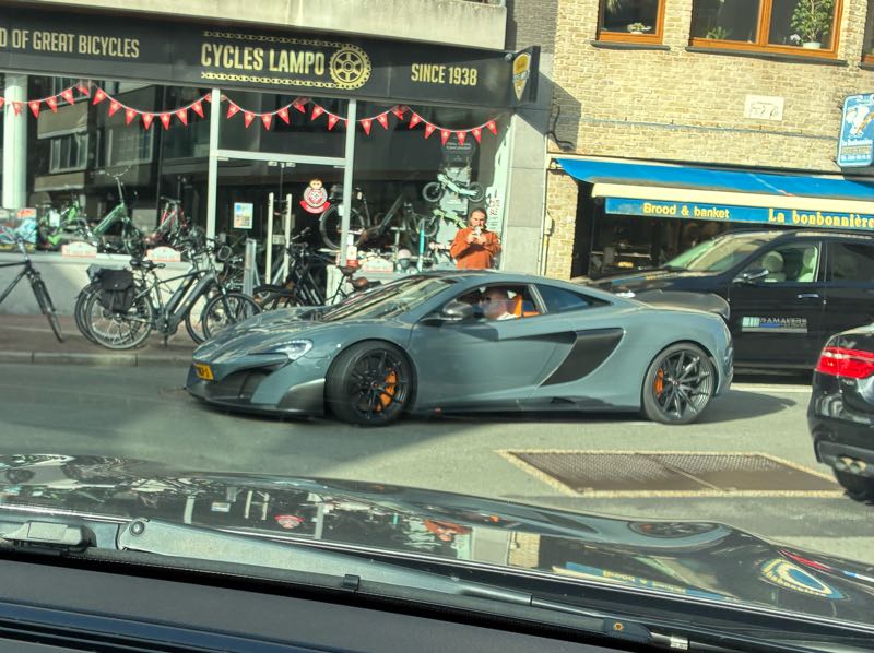 McLaren 650S (2014) spotted in Nauru, Nauru