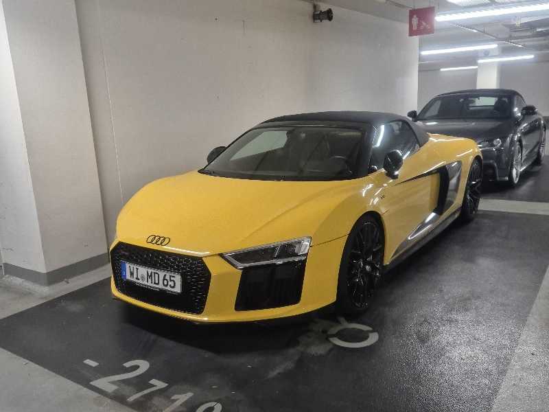 Audi R8 Spyder (2017) spotted in Wiesbaden, Germany
