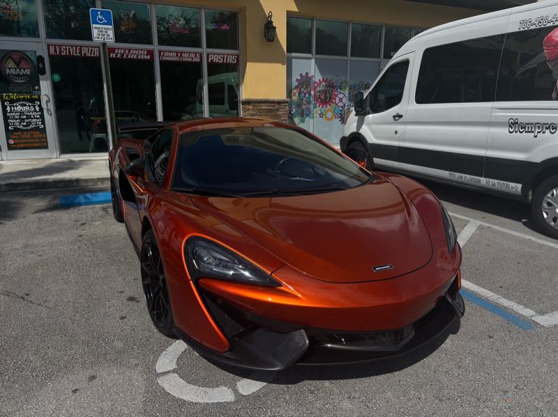 McLaren 570S (2017) spotted in Hialeah, United States