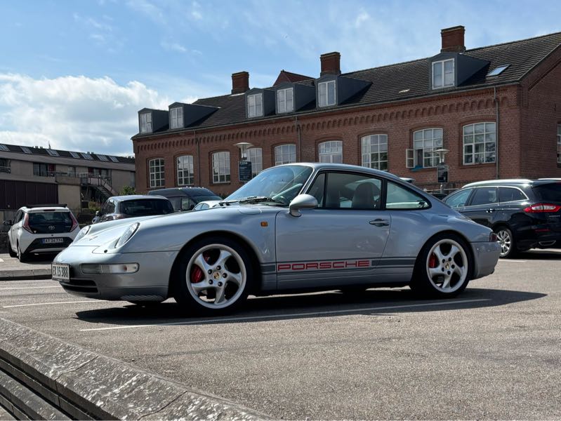 Porsche 911 Carrera 2 spotted in Klinteby Frihed