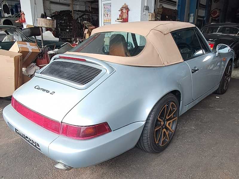 Porsche 911 Carrera 2 spotted in Singapore
