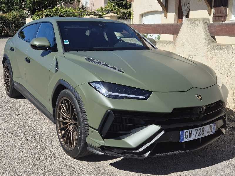 Lamborghini Urus (2021) spotted in Montpellier, France
