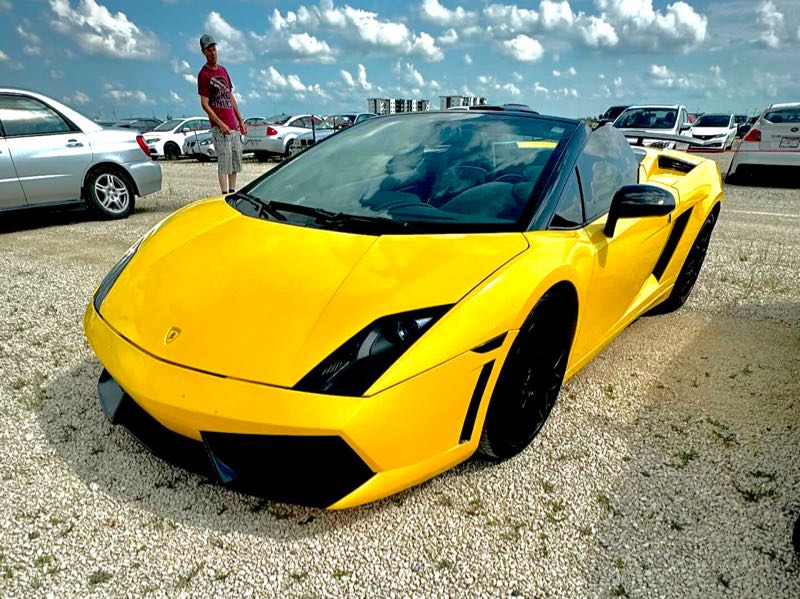 Lamborghini Gallardo Spyder spotted in Winnipeg