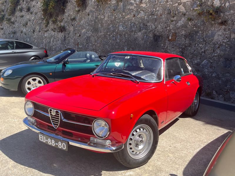 Alfa Romeo GTV spotted in Lisbon