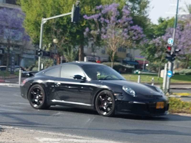 Porsche 911 (2006) spotted in Tel Aviv, Israel