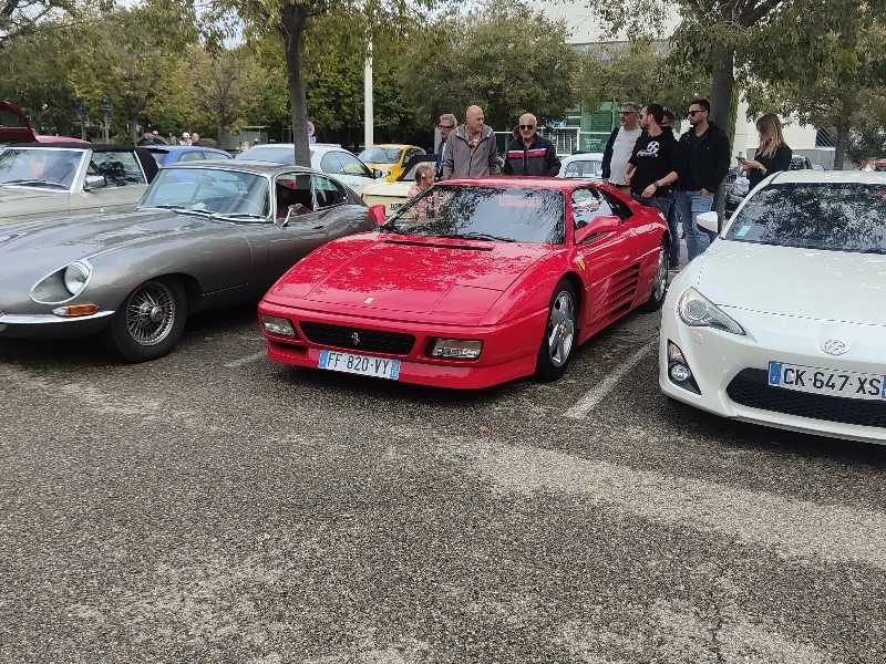 Ferrari Testarossa spotted in Istres