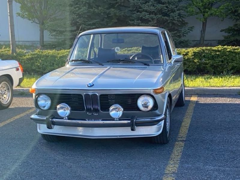 BMW 2002 spotted in Longueuil