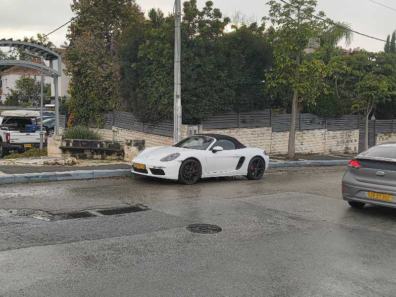 Porsche Boxster spotted in Haifa