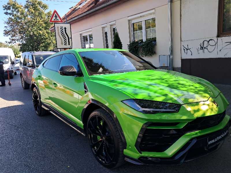Lamborghini Urus (2021) spotted in Rome, Italy