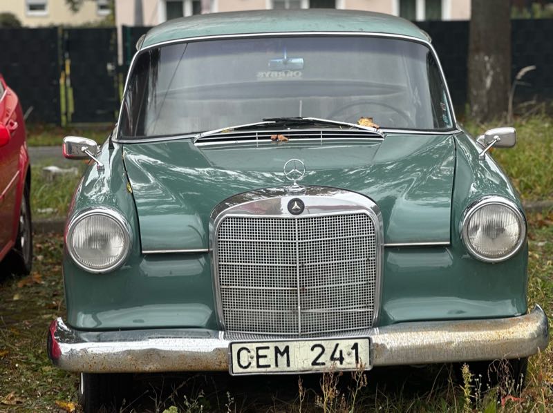Mercedes-Benz 180 spotted in Bernau bei Berlin