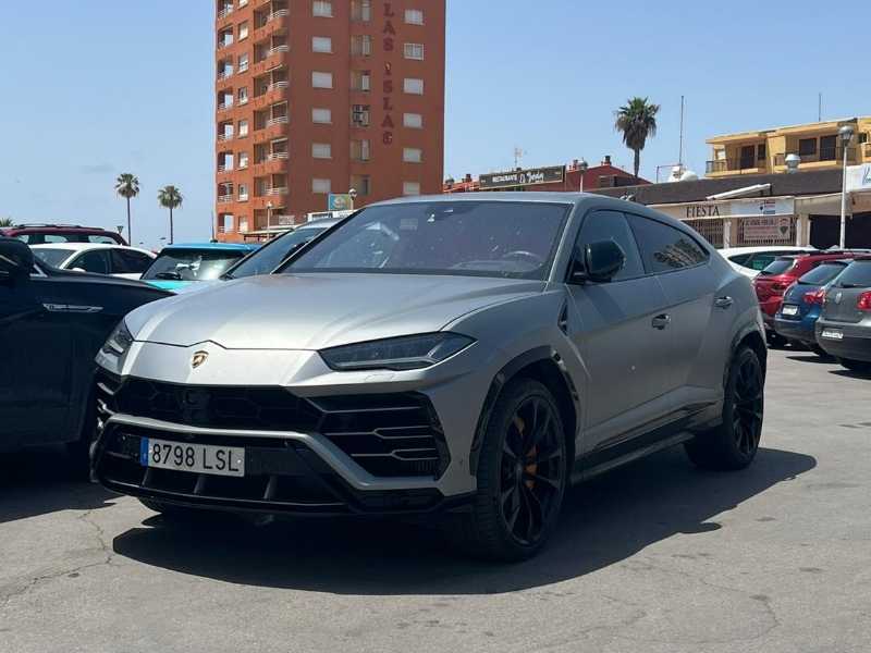 Lamborghini Urus spotted in Torrevieja