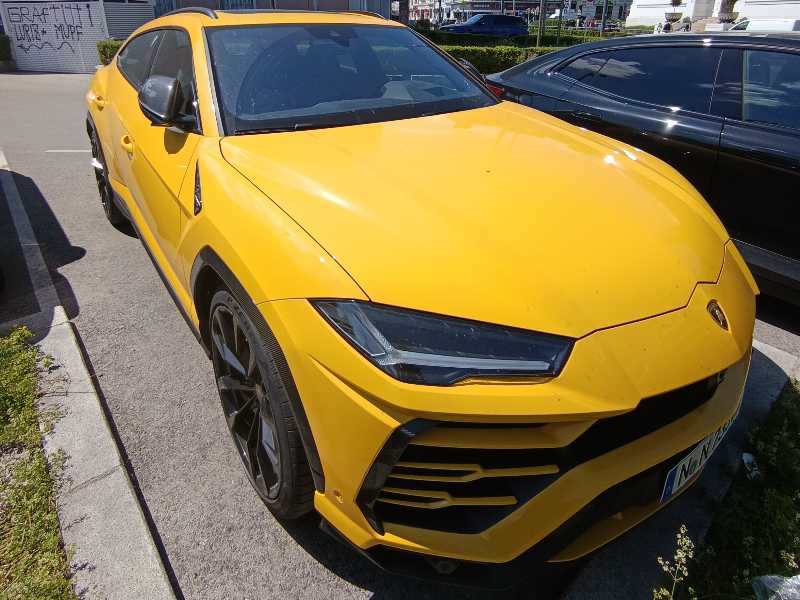 Lamborghini Urus (2021) spotted in Vienna, Austria