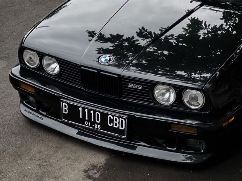 BMW E30 spotted in Geneva