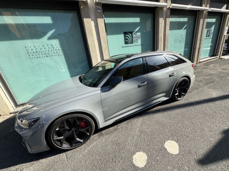 Audi RS6 (2023) spotted in Catania, Italy
