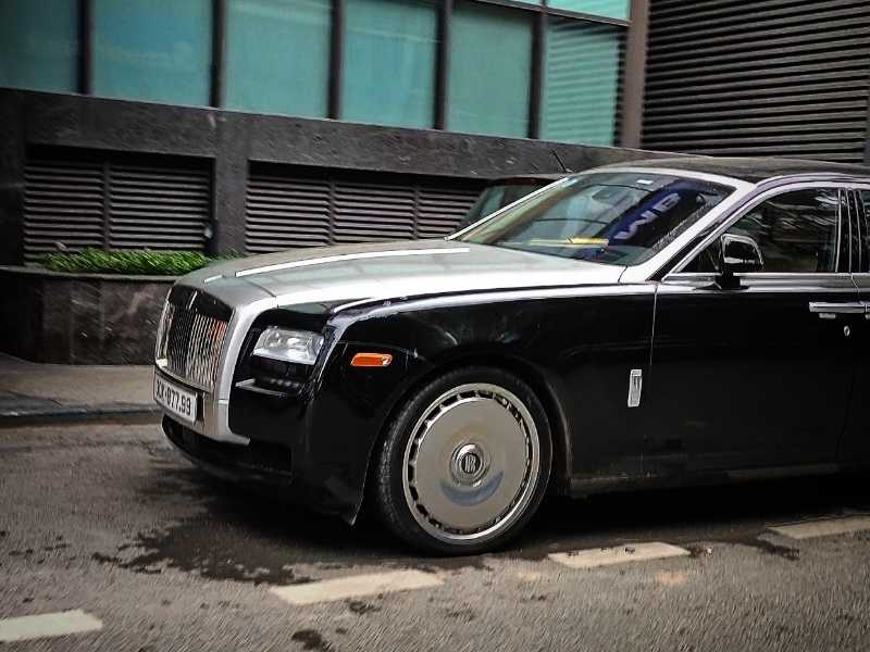 Rolls-Royce Ghost spotted in Hanoi