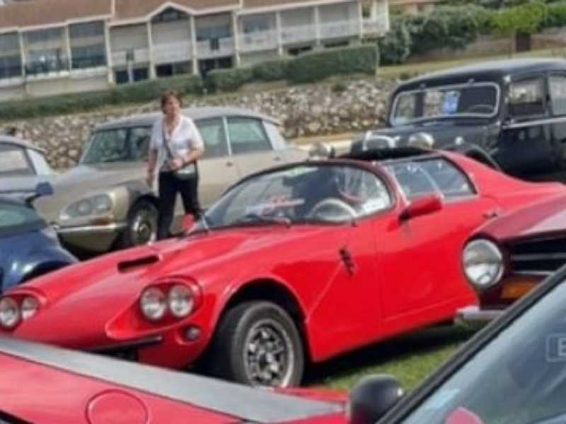 Caterham Super Seven spotted in Châteauroux