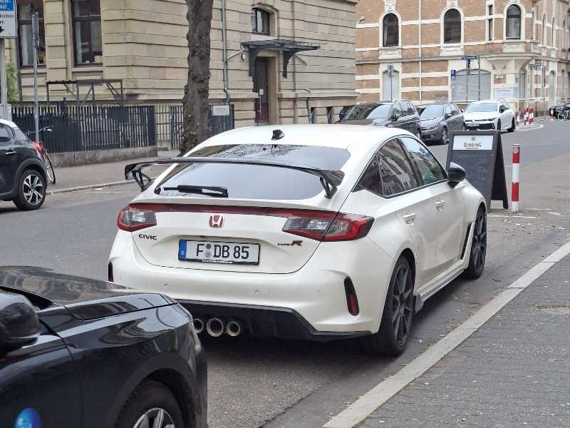 Honda Civic Type R (2023) spotted in Frankfurt am Main, Germany
