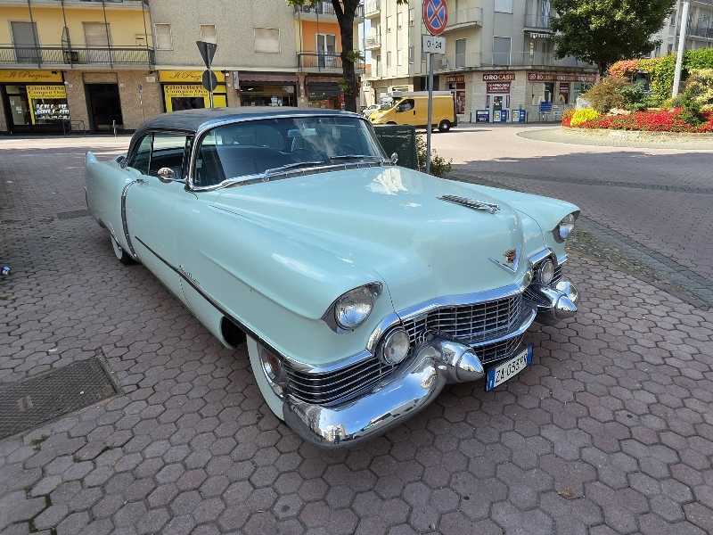 Cadillac Eldorado spotted in Novara