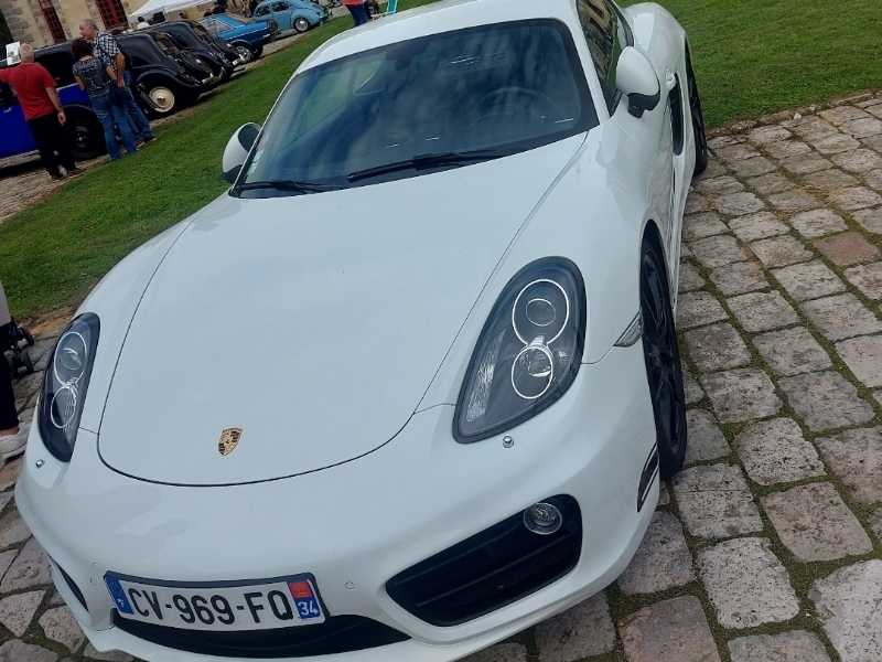 Porsche Cayman spotted in Évry