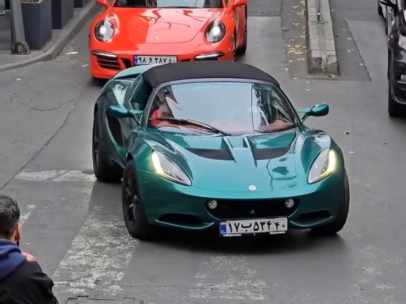 Lotus Elise spotted in Tehran
