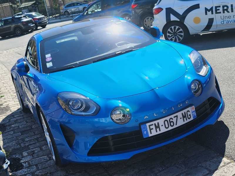 Alpine A110 spotted in Fontainebleau