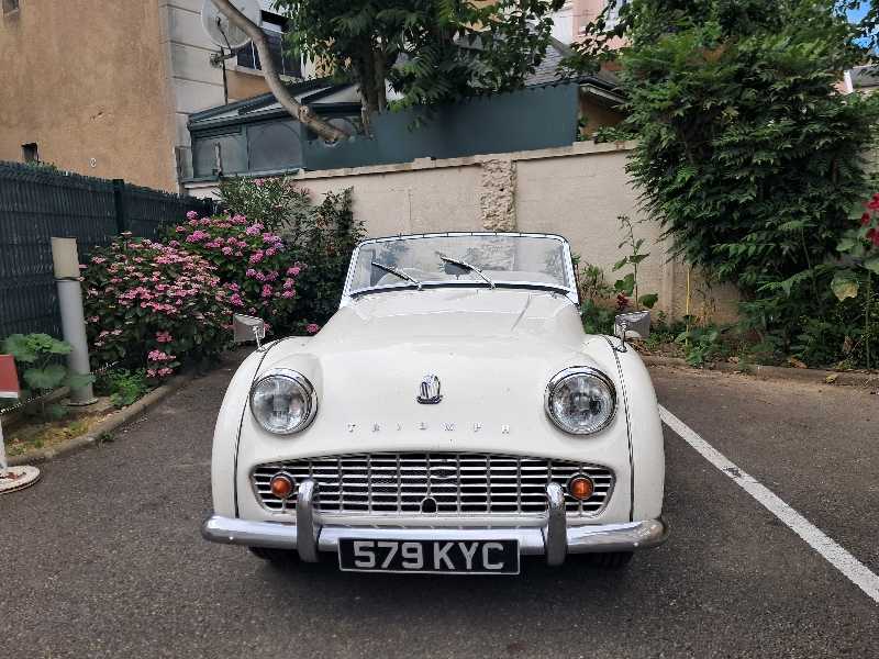 Triumph TR3 spotted in Chartres