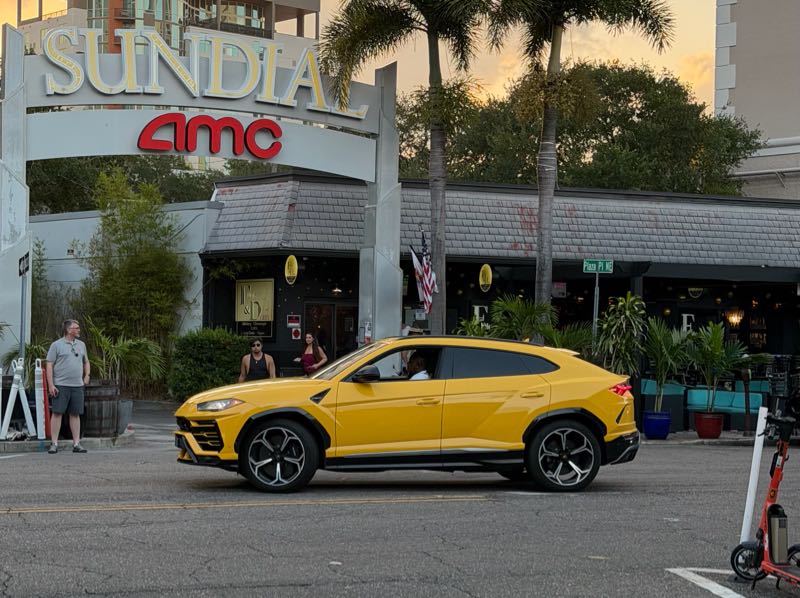 Lamborghini Urus (2021) spotted in Clearwater, United States