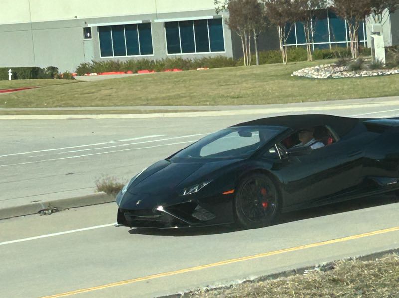 Lamborghini Huracán Spyder (2021) spotted in Gyêgu, China