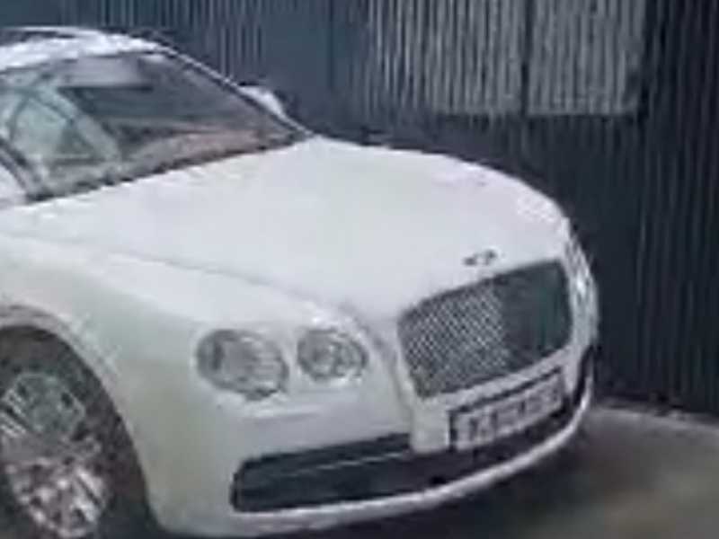 Bentley Continental Flying Spur spotted in Eklahra