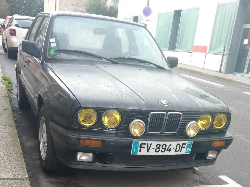 BMW E30 (1980) spotted in Vitré, France