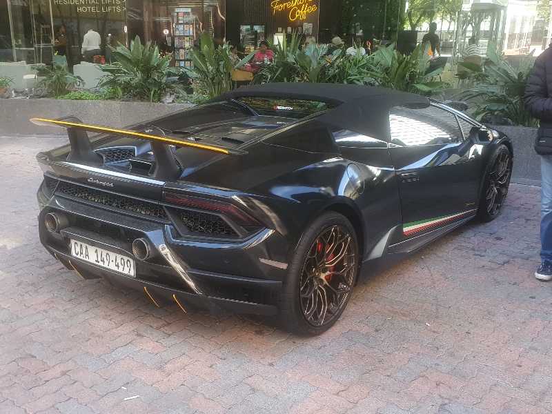 Lamborghini Huracán (2016) spotted in Cape Town, South Africa