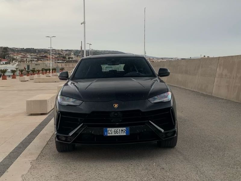 Lamborghini Urus spotted in Ragusa
