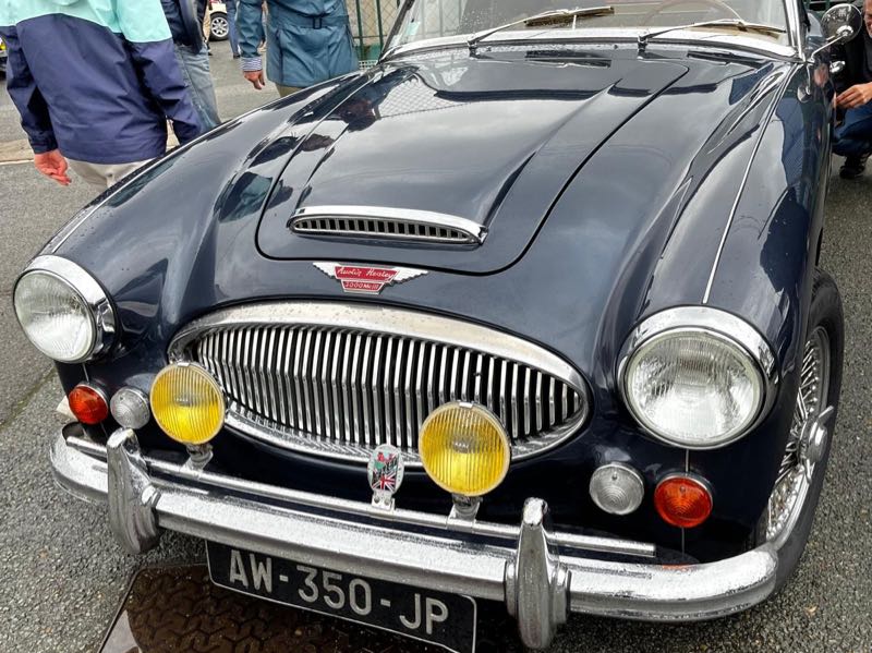 Austin Healey 3000 spotted in Saint-Quentin-en-Yvelines
